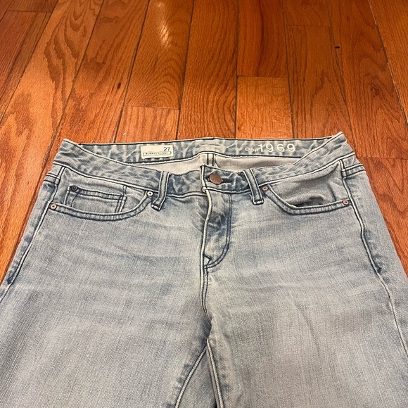 GAP Jeans with Vintage-Inspired Wash - Picture 2 of 6